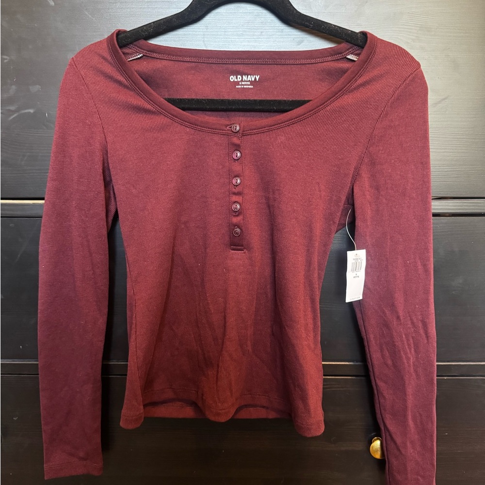 Old Navy Women's Burgundy Top